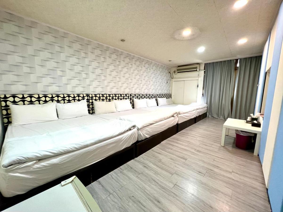 Fengjia Pig'S House Apartment Taichung Exterior foto